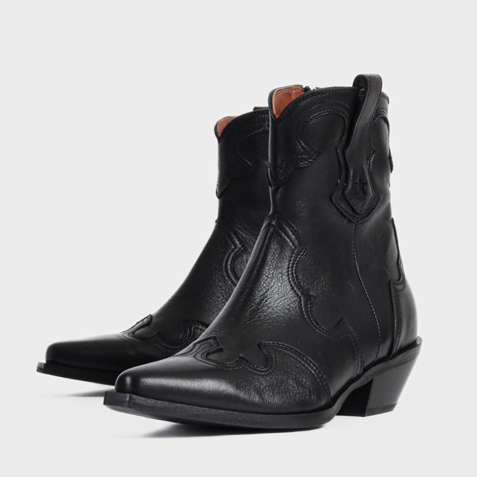 RUMOR boot black