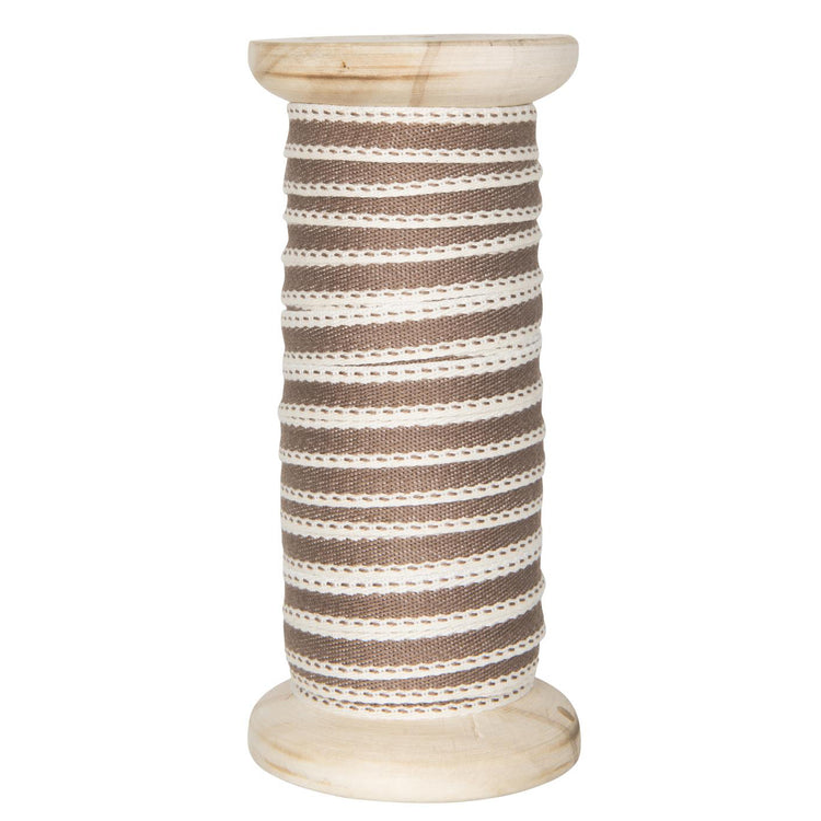 Bånd på spole. Farve Milkybrown. Bånd til gaver, dekorationer og mere. Båndet er 1 cm bredt og 25 cm per rulle.