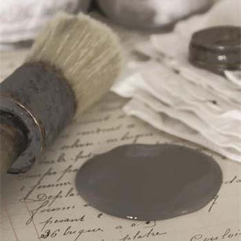 Vintage paint i farven French Grey. Kalkmalingen har et smukt mat finish.