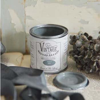 Vintage paint i farven Petrol blue. Denne maling er kalkmaling og har derfor et mat finish.