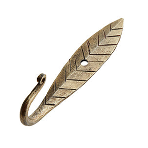 Stor bladformet knage fra Madam Stoltz til ophæng.