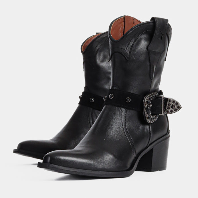 LULA boot black