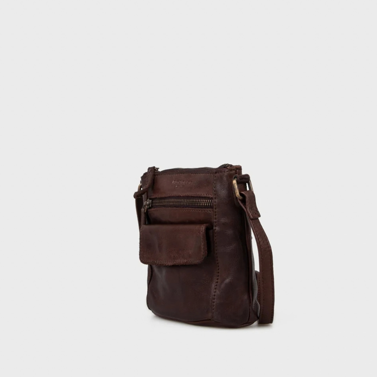 Charlo lille crossbody taske i læder - brun