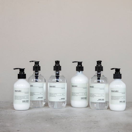 Merakis Silky mist serien, med Shampoo, conditioner, bodywash, håndsæbe og body lotion.